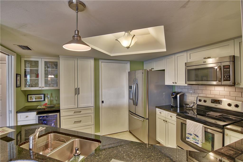 1850 Bay Road, Unit 1B Vero Beach, FL 32963 - Photo 21 of 33 Gallery Image 21
