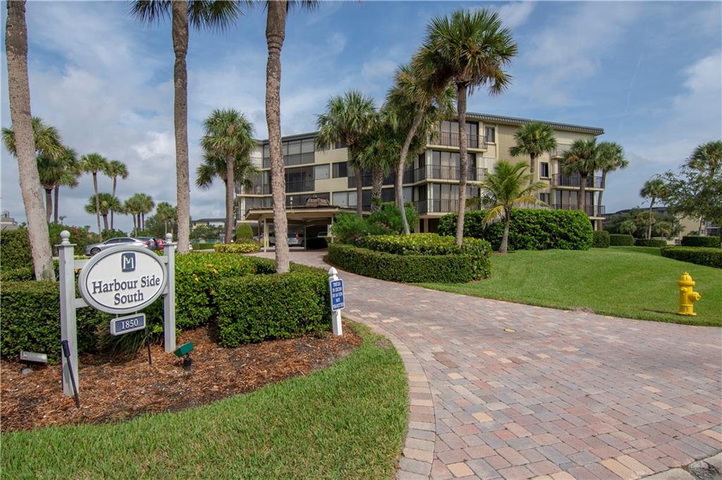 1850 Bay Road, Unit 1B Vero Beach, FL 32963 - Photo 28 of 33 Gallery Image 28