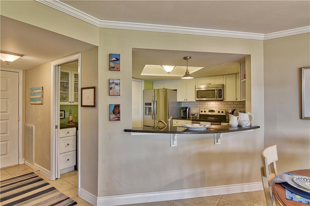 1850 Bay Road, Unit 1B Vero Beach, FL 32963 - Photo 10 of 33 Gallery Image 10