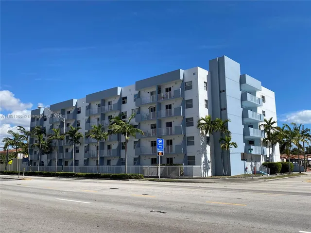 $2,175 | 2575 Southwest 27th Avenue, Unit 507, Miami, FL 33133
