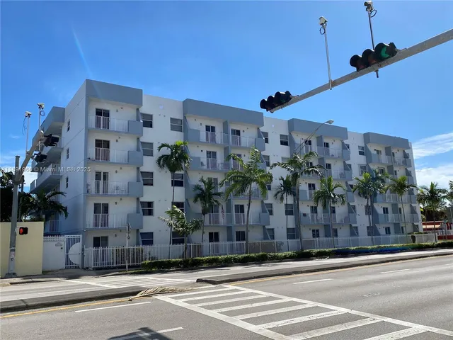 $2,175 | 2575 Southwest 27th Avenue, Unit 507, Miami, FL 33133