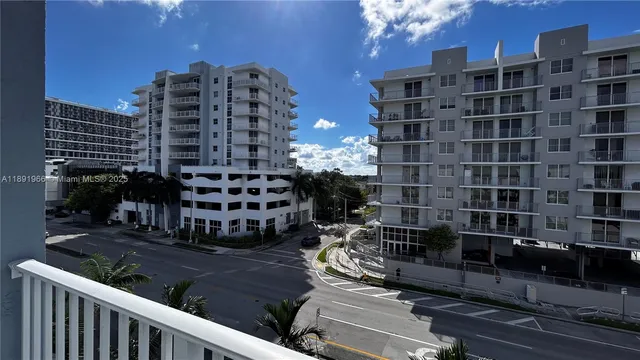 $2,175 | 2575 Southwest 27th Avenue, Unit 507, Miami, FL 33133