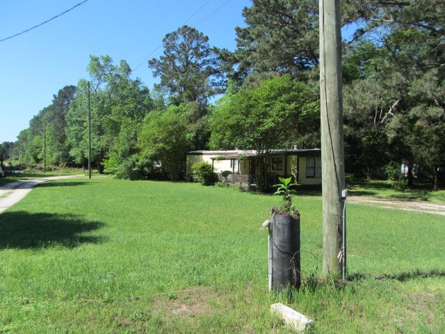 84 Lake Road Huntsville, TX 77320 - Photo 13 of 27 From Main road view