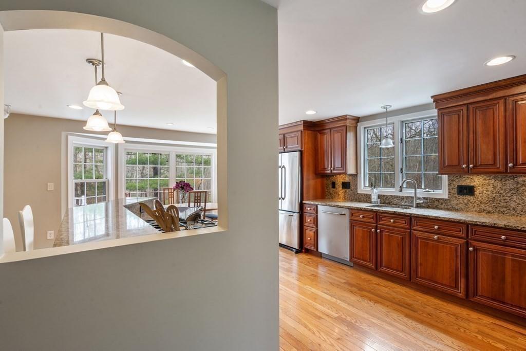 33 Russett Hill Road Sherborn, MA 01770 - Photo 8 of 39 Gallery Image 8