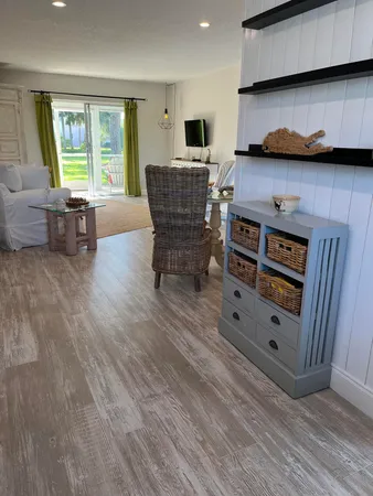 $189,900 | 18081 Southeast Country Club Drive, Unit 293, Jupiter, FL 33469