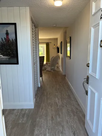 $189,900 | 18081 Southeast Country Club Drive, Unit 293, Jupiter, FL 33469