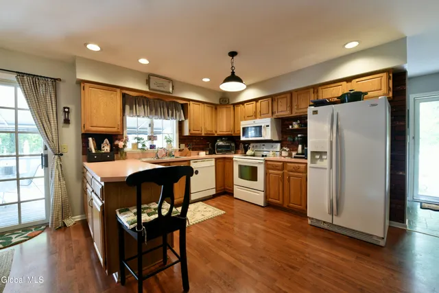 $509,000 | 4 Imperial Lane, Charlton, NY 12019