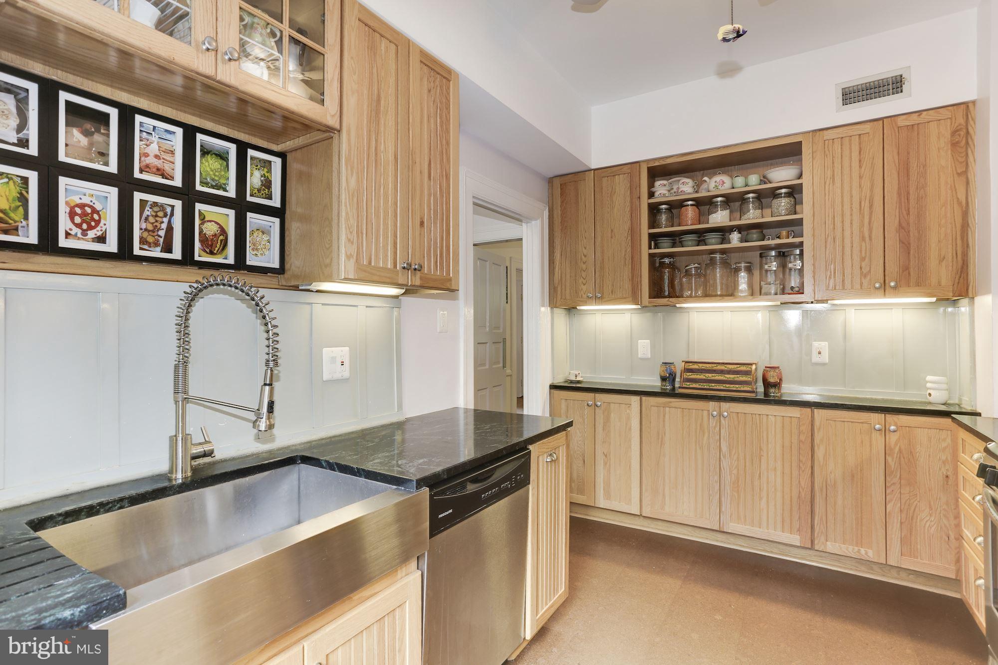 3937 Cloverhill Road Baltimore, MD 21218 - Photo 4 of 27 Kitchen