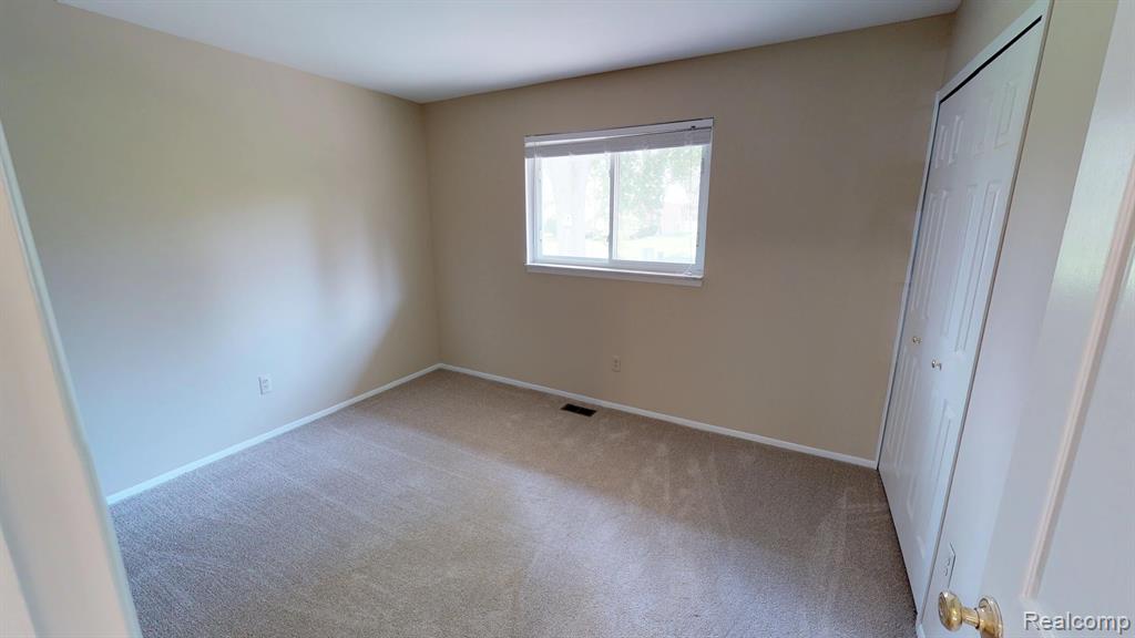 46707 Maidstone Road Canton, MI 48187 - Photo 15 of 33