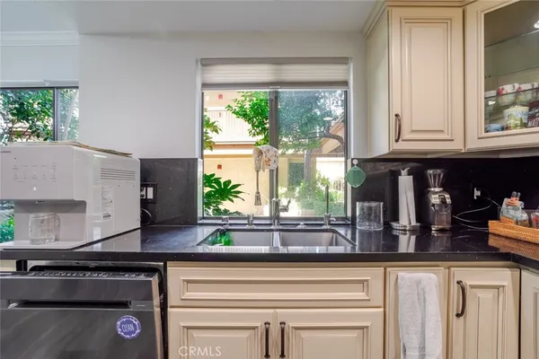 $698,000 | 236 North Louise Street, Unit 104, Glendale, CA 91206