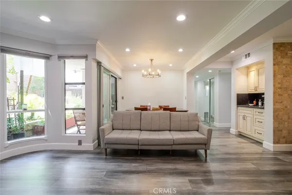 $698,000 | 236 North Louise Street, Unit 104, Glendale, CA 91206