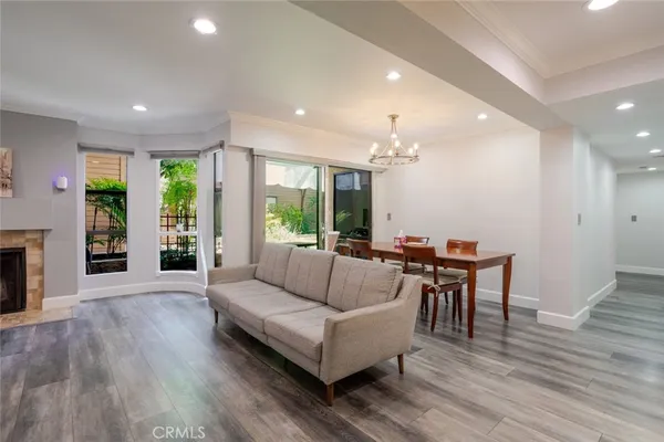 $698,000 | 236 North Louise Street, Unit 104, Glendale, CA 91206