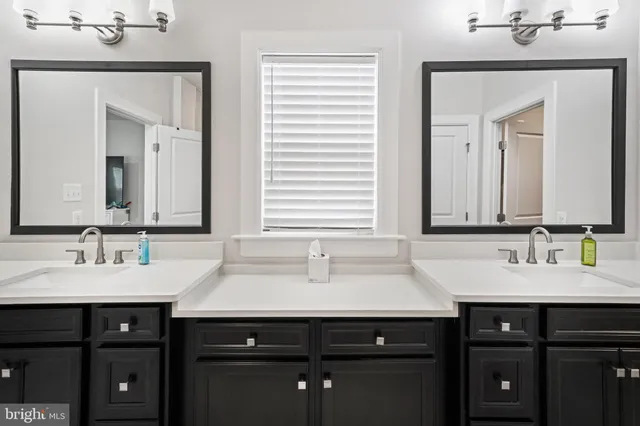 a view of entryway and hall