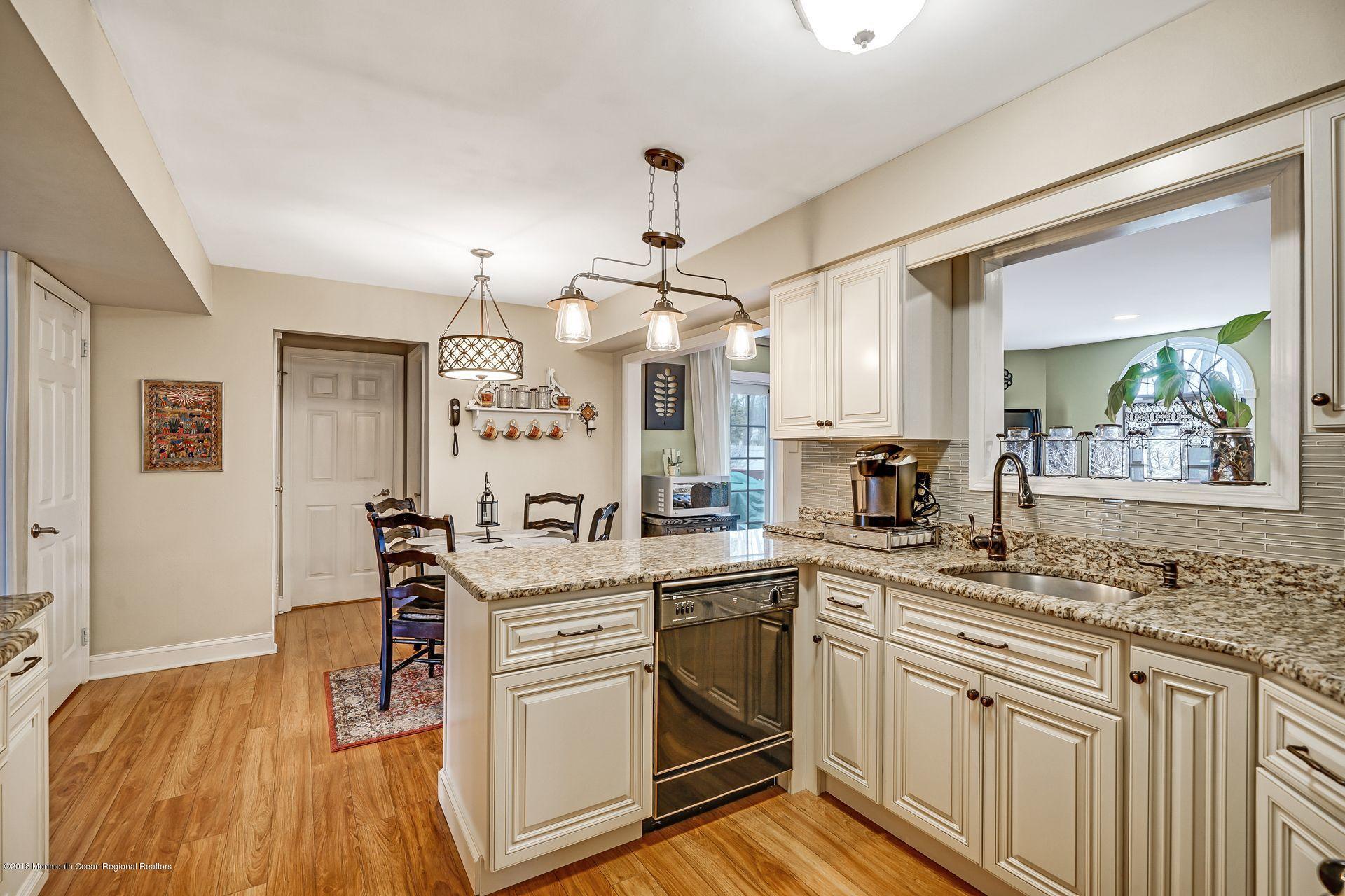 28 Appletree Road Howell, NJ 07731 - Photo 16 of 47 16