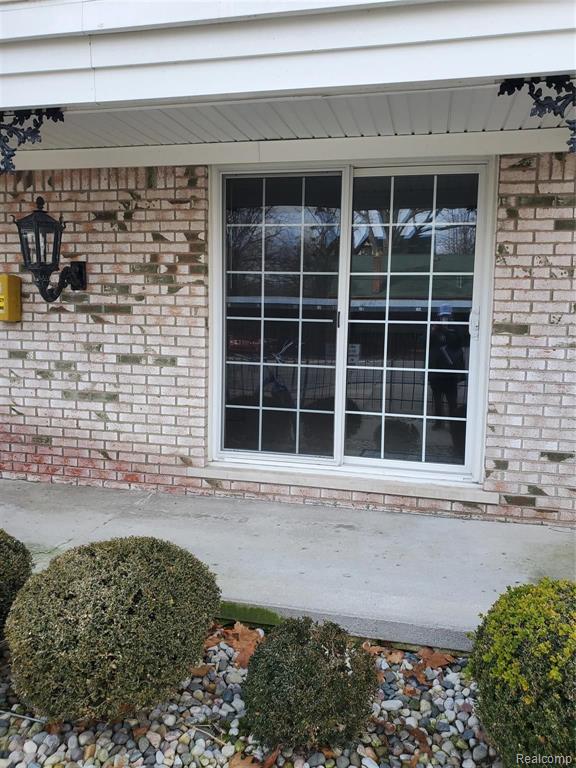 24360 East River Road, Unit 33 Grosse Ile, MI 48138 - Photo 3 of 25