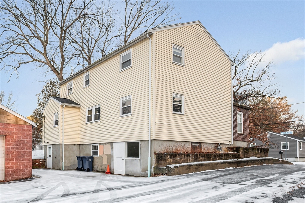 2 Heath Street Billerica, MA 01821 - Photo 4 of 37