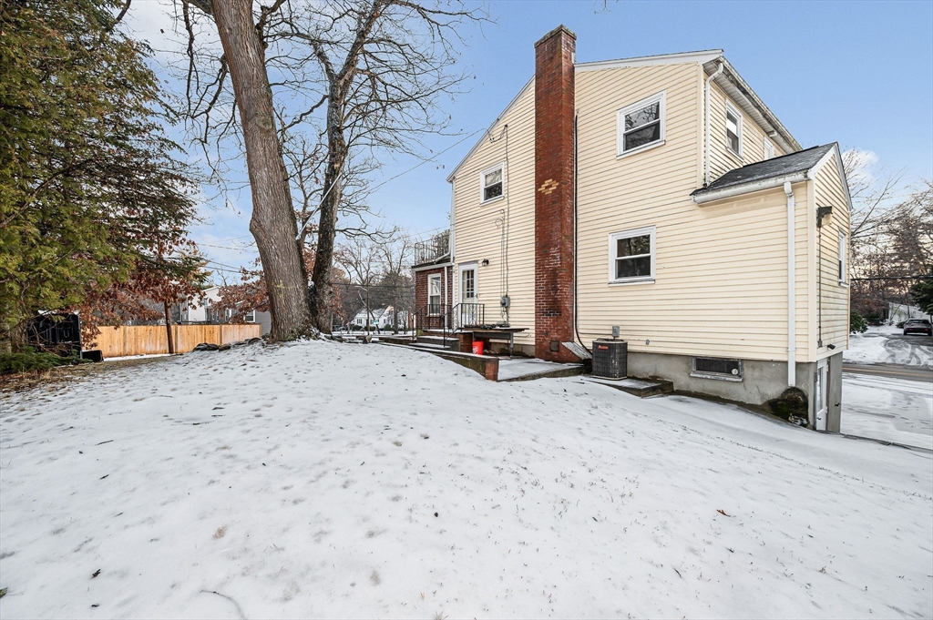 2 Heath Street Billerica, MA 01821 - Photo 5 of 37