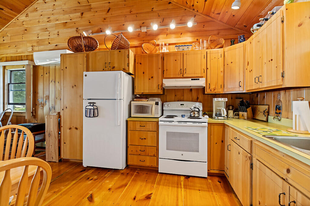 49 Cozy Cove Road Livermore, ME 04253 - Photo 15 of 45 20_BP5A7234_DxO_mls