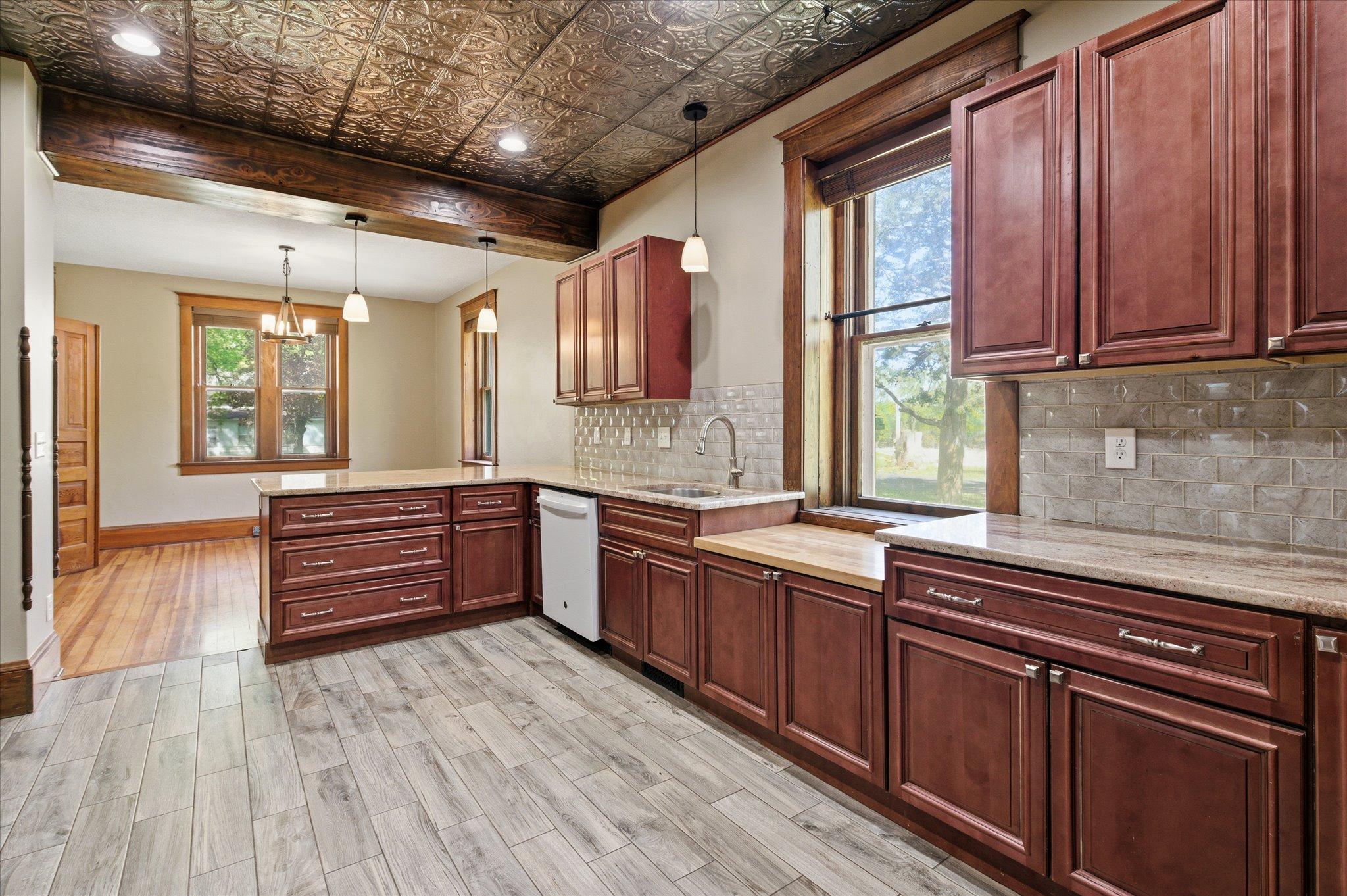 131 Main Street Shakopee, MN 55379 - Photo 1 of 20