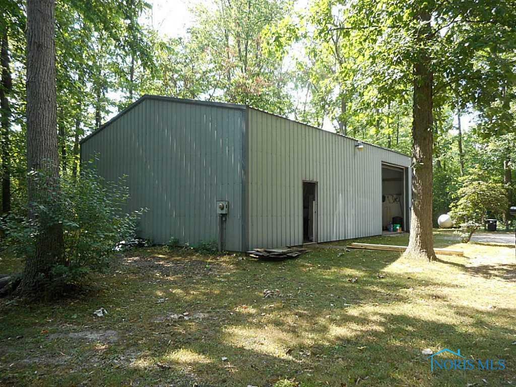 4779 Hanley Road Walbridge, OH 43465 - Photo 16 of 16 Barn.