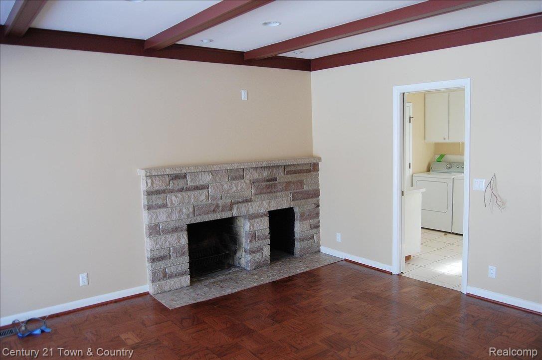 2840 West Maple Road Bloomfield Hills, MI 48301 - Photo 13 of 24 Family Rm 2