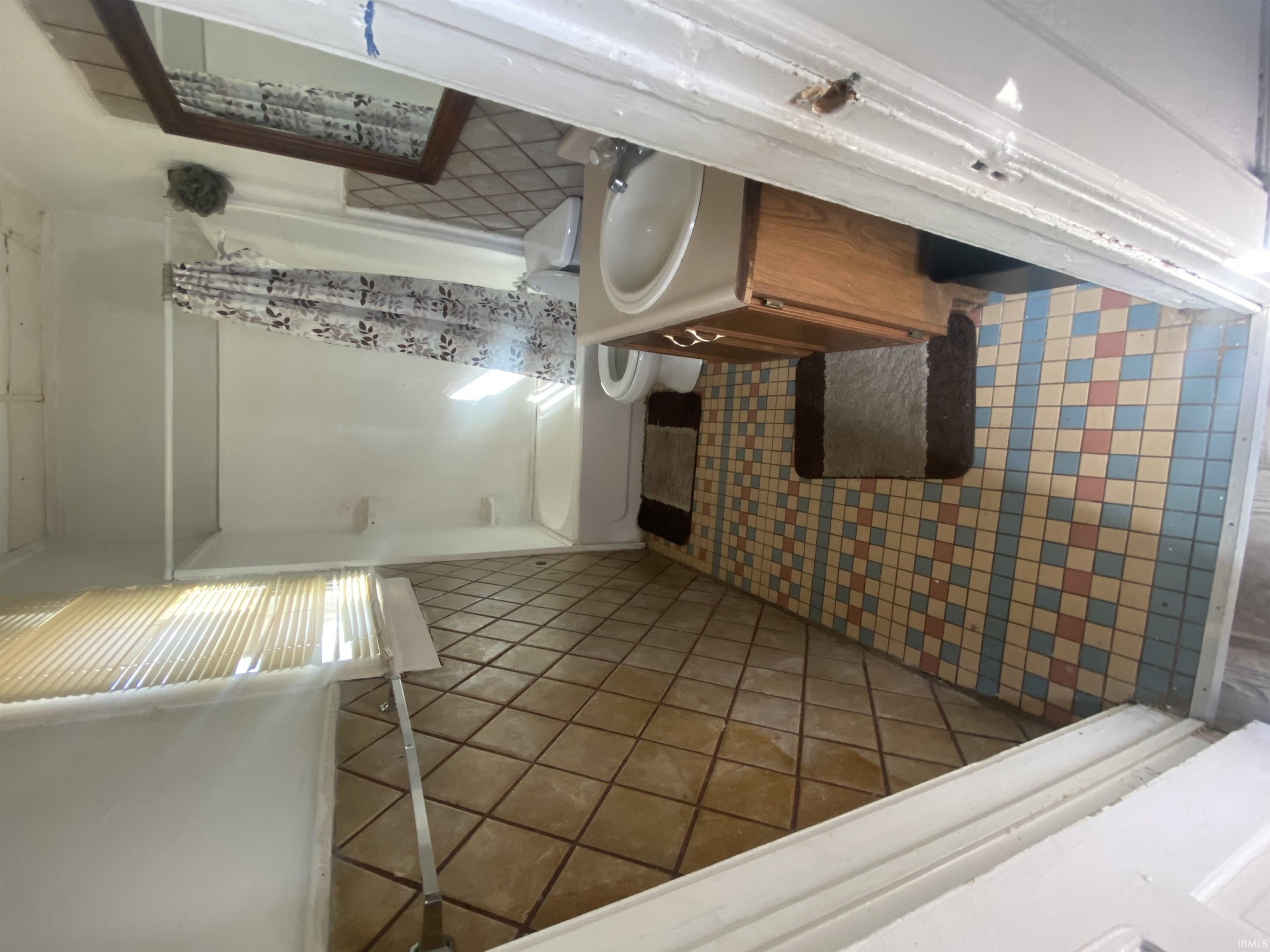 435 Washington Street Logansport, IN 46947 - Photo 3 of 4