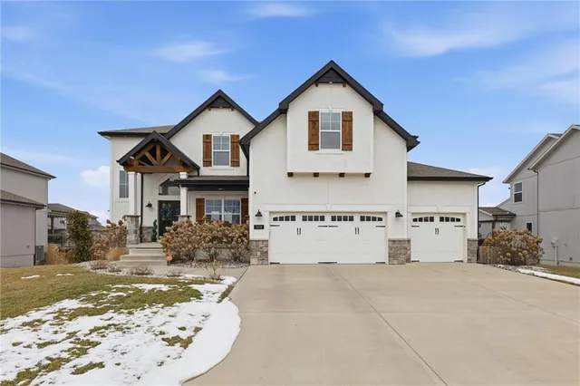 $639,900 | 2008 Northeast 114th Street, Kansas City, MO 64155