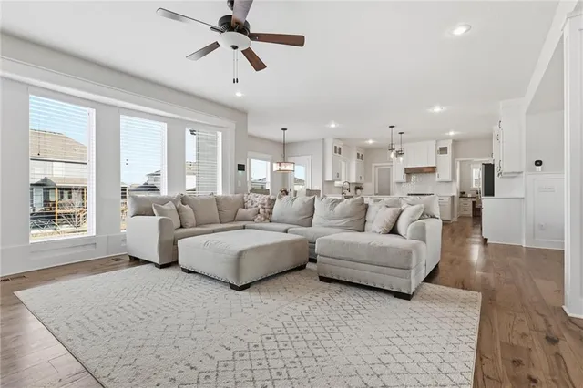 $639,900 | 2008 Northeast 114th Street, Kansas City, MO 64155