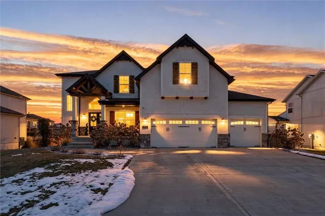 $639,900 | 2008 Northeast 114th Street, Kansas City, MO 64155