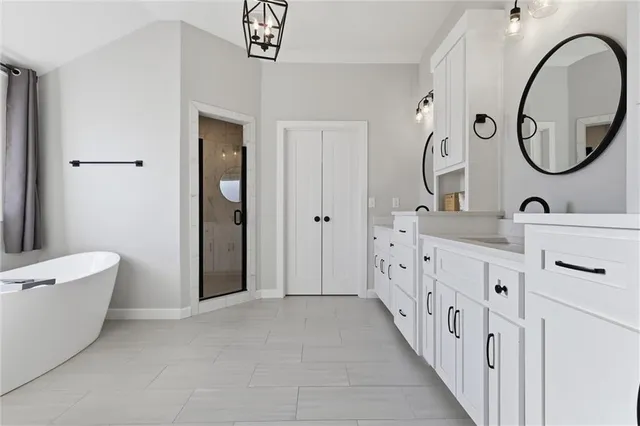 $639,900 | 2008 Northeast 114th Street, Kansas City, MO 64155