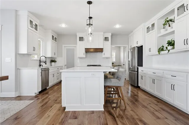 $639,900 | 2008 Northeast 114th Street, Kansas City, MO 64155