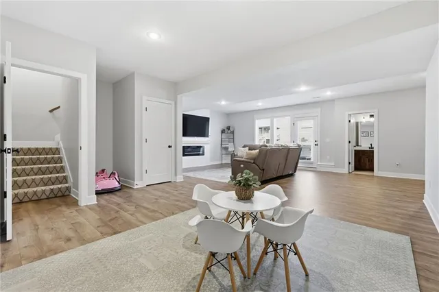 $639,900 | 2008 Northeast 114th Street, Kansas City, MO 64155