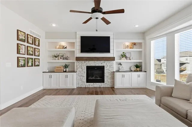 $639,900 | 2008 Northeast 114th Street, Kansas City, MO 64155