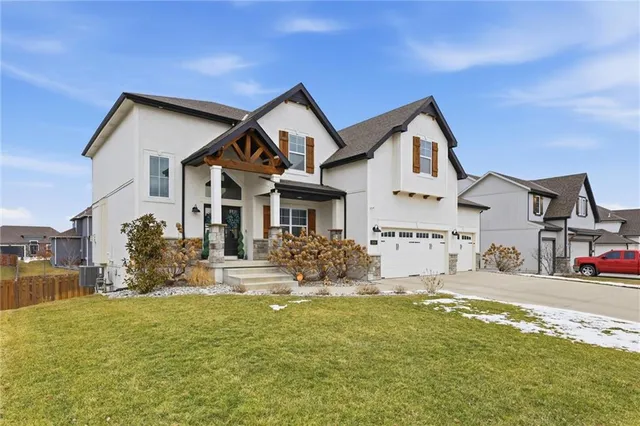 $639,900 | 2008 Northeast 114th Street, Kansas City, MO 64155