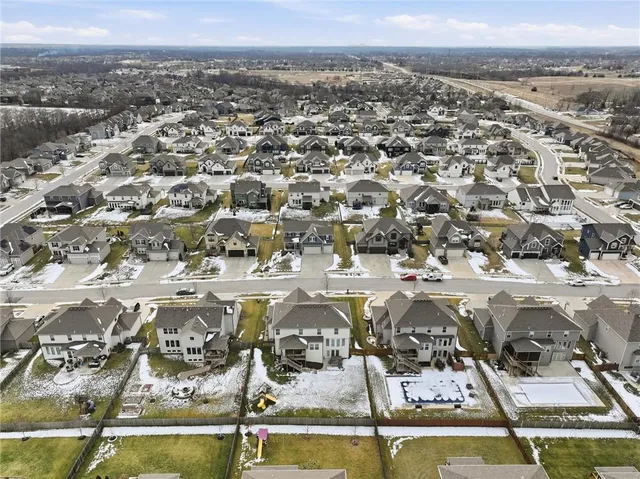 $639,900 | 2008 Northeast 114th Street, Kansas City, MO 64155