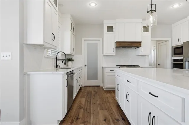 $639,900 | 2008 Northeast 114th Street, Kansas City, MO 64155