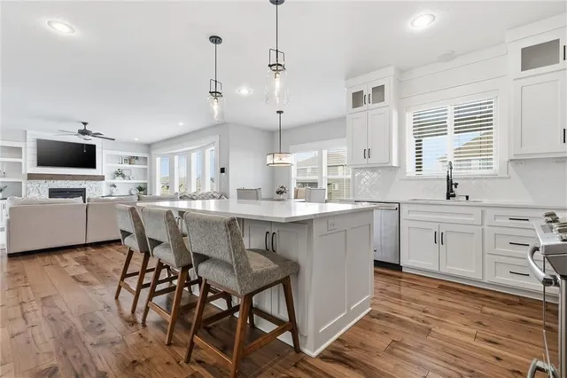 $639,900 | 2008 Northeast 114th Street, Kansas City, MO 64155