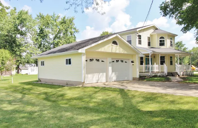 $424,000 | 187 West Union Street, Seneca, IL 61360