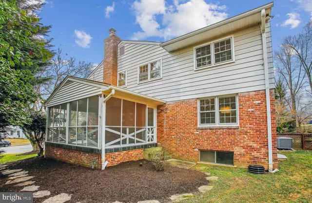 $5,900 | 7202 Heights Court, McLean, VA 22101