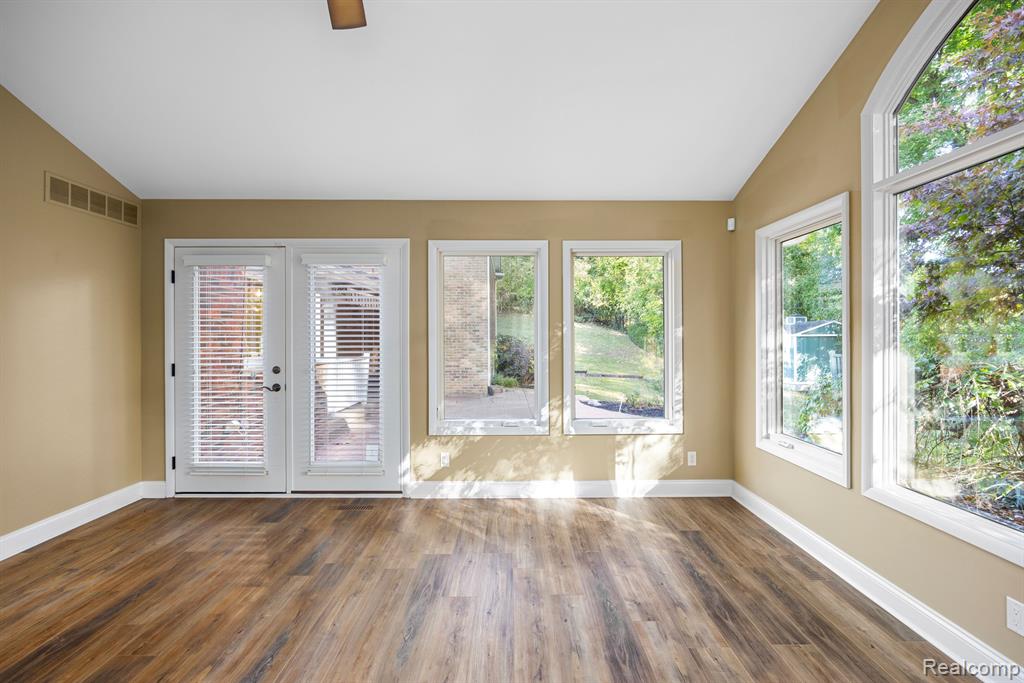 146 Endicott Road Bloomfield Hills, MI 48304 - Photo 8 of 69 Gallery Image 8