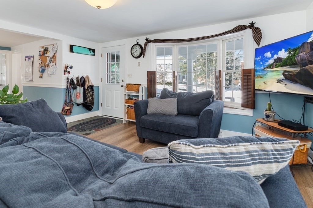 74 Wescroft Road Reading, MA 01867 - Photo 11 of 36 Gallery Image 11