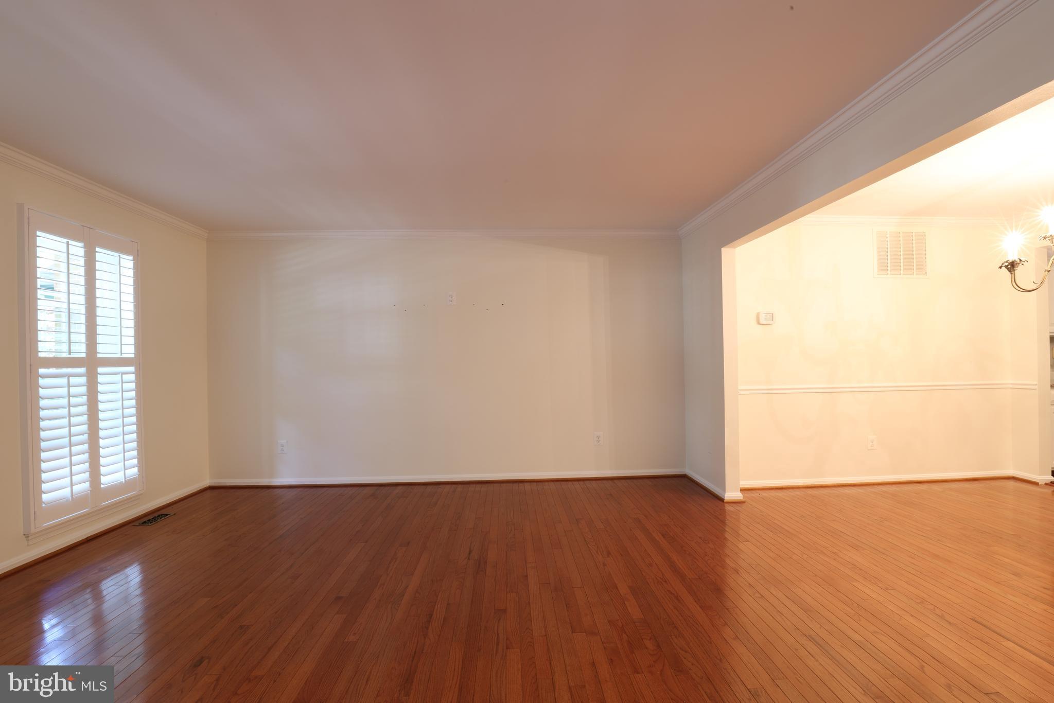 2184 Pond View Court Reston, VA 20191 - Photo 5 of 34
