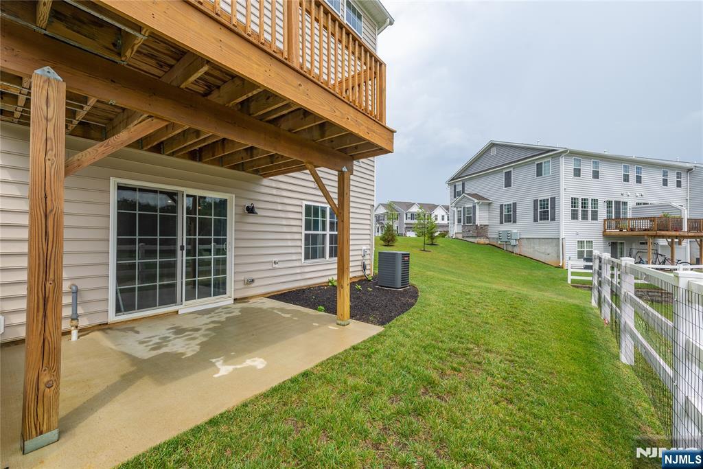 601 Charleston Drive, Unit 601 Monroe Township, NJ 08831 - Photo 4 of 45