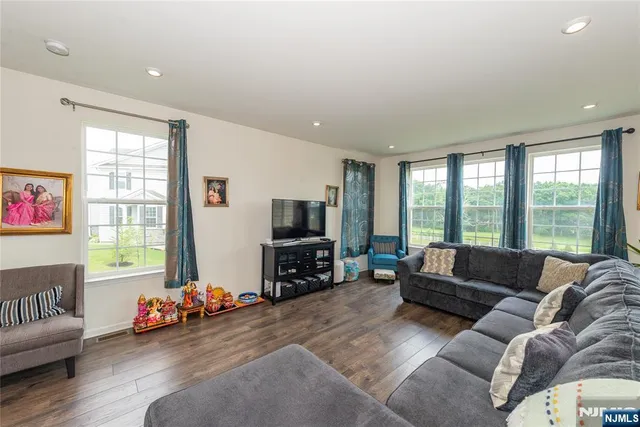 $4,300 | 601 Charleston Drive, Unit 601, Monroe Township, NJ 08831