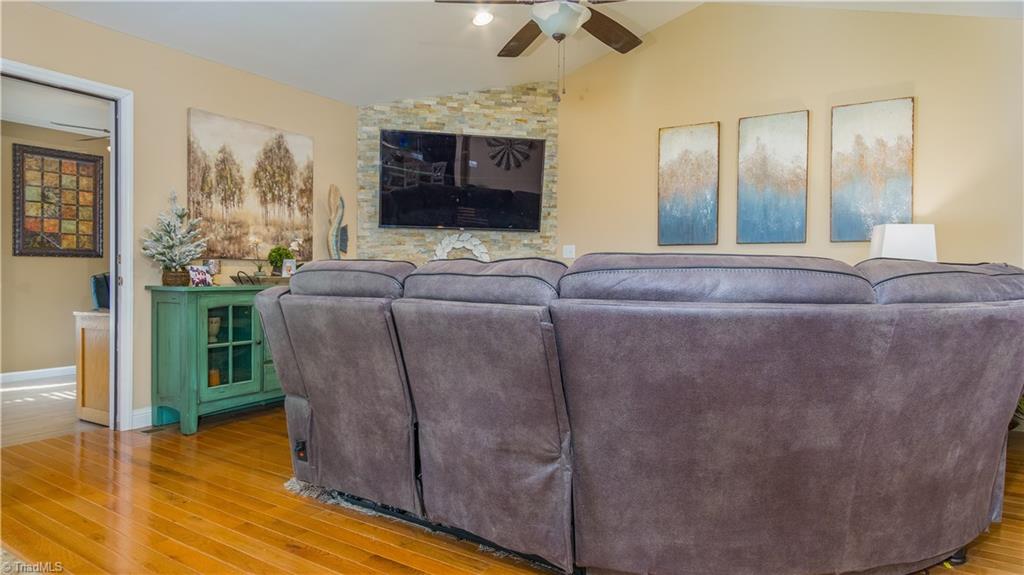 6031 Weant Road Archdale, NC 27263 - Photo 4 of 18 Gallery Image 4
