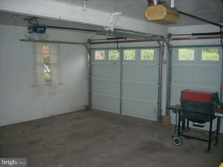 893 Bear Tavern Road Ewing, NJ 08628 - Photo 19 of 21 Gallery Image 19