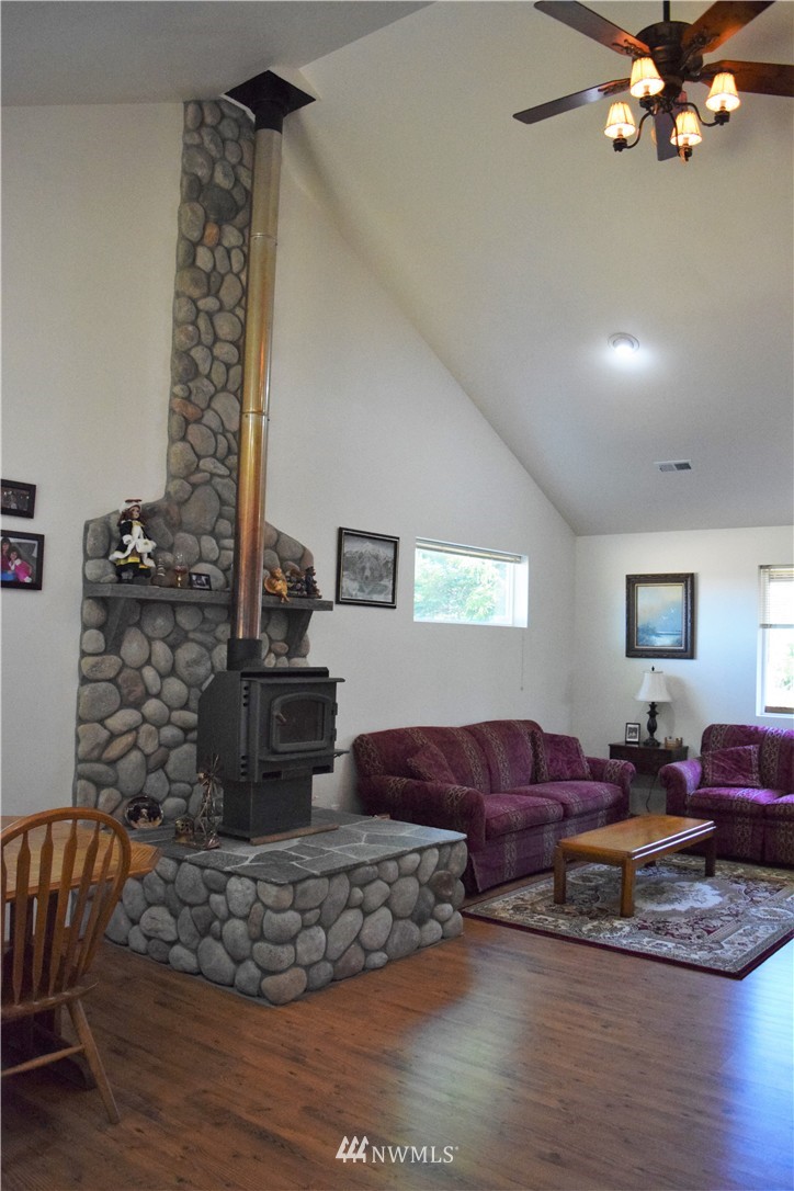 1500 West Ford Loop Road Elma, WA 98541 - Photo 10 of 23 Gallery Image 10
