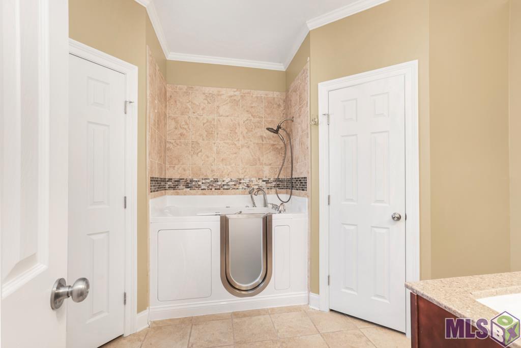 17163 Strain Road Baton Rouge, LA 70816 - Photo 11 of 25 Gallery Image 11
