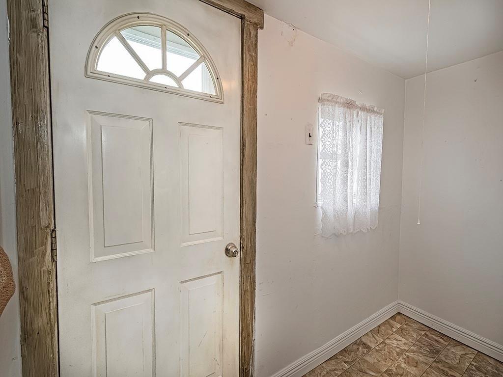 424 2nd Avenue Cadogan, PA 16212 - Photo 15 of 25 A cheerful mudroom provides the perfect drop zone to keep coats and shoes organized and everyday comings and goings hassle free.
