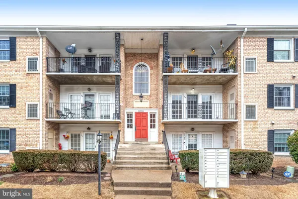 $309,000 | 12715 Gordon Boulevard, Unit 109, Woodbridge, VA 22192
